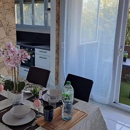 T3 Avec Grand Balcon & Parking Prive * Saint-Priest (Rhone)